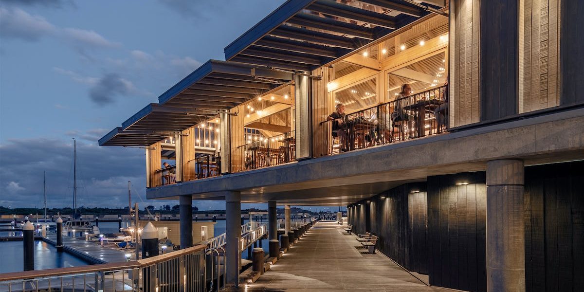 Waterfront Tavern - Design: H & E Architects Photography: Murray Fredericks